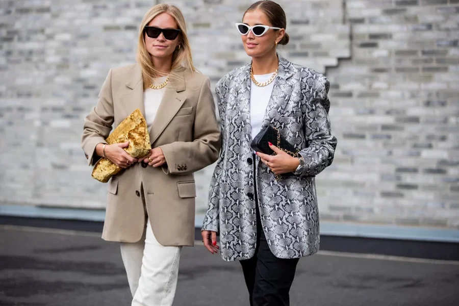 How to Style One Outfit in Different Ways for Work, Travel & Weekends