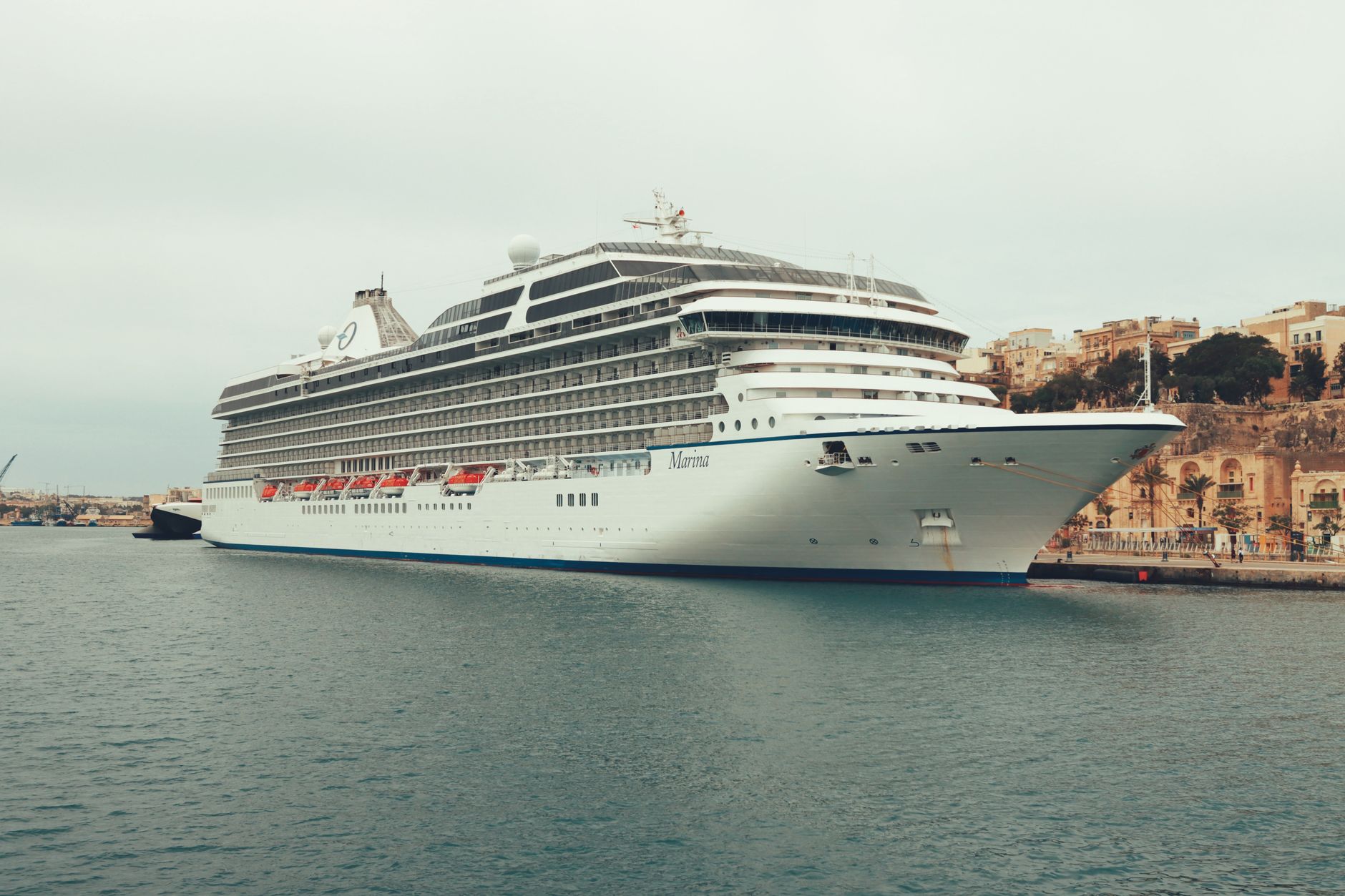 How to Pack for a Stylish Mediterranean Cruise